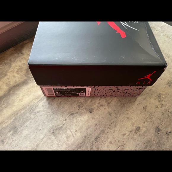 Air Jordan 4 retro GS (Brand New) In original box main image 6